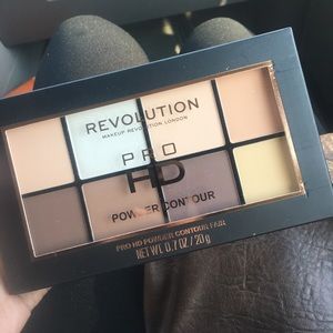 Makeup Revolution Pro HD Powder Contour